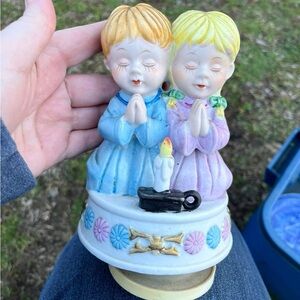 2 Praying Children Porcelain and birthday with candle music boxes